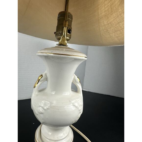 Vintage Floral White AndBlue Victorian Scroll Gold Gilt Lamp Light Yellow Shade - Picture 7 of 10